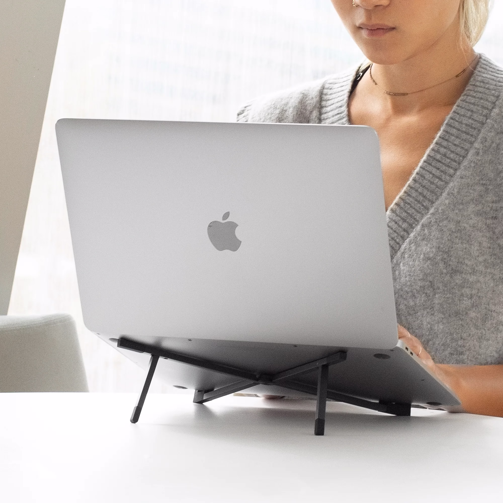 FOLD-STAND-BLK-RP 1
